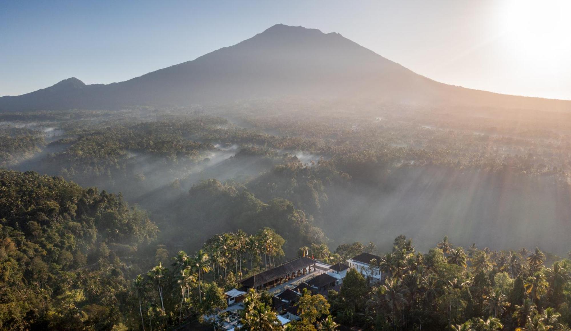 Tapa Agung View Hotell Menanga Exteriör bild