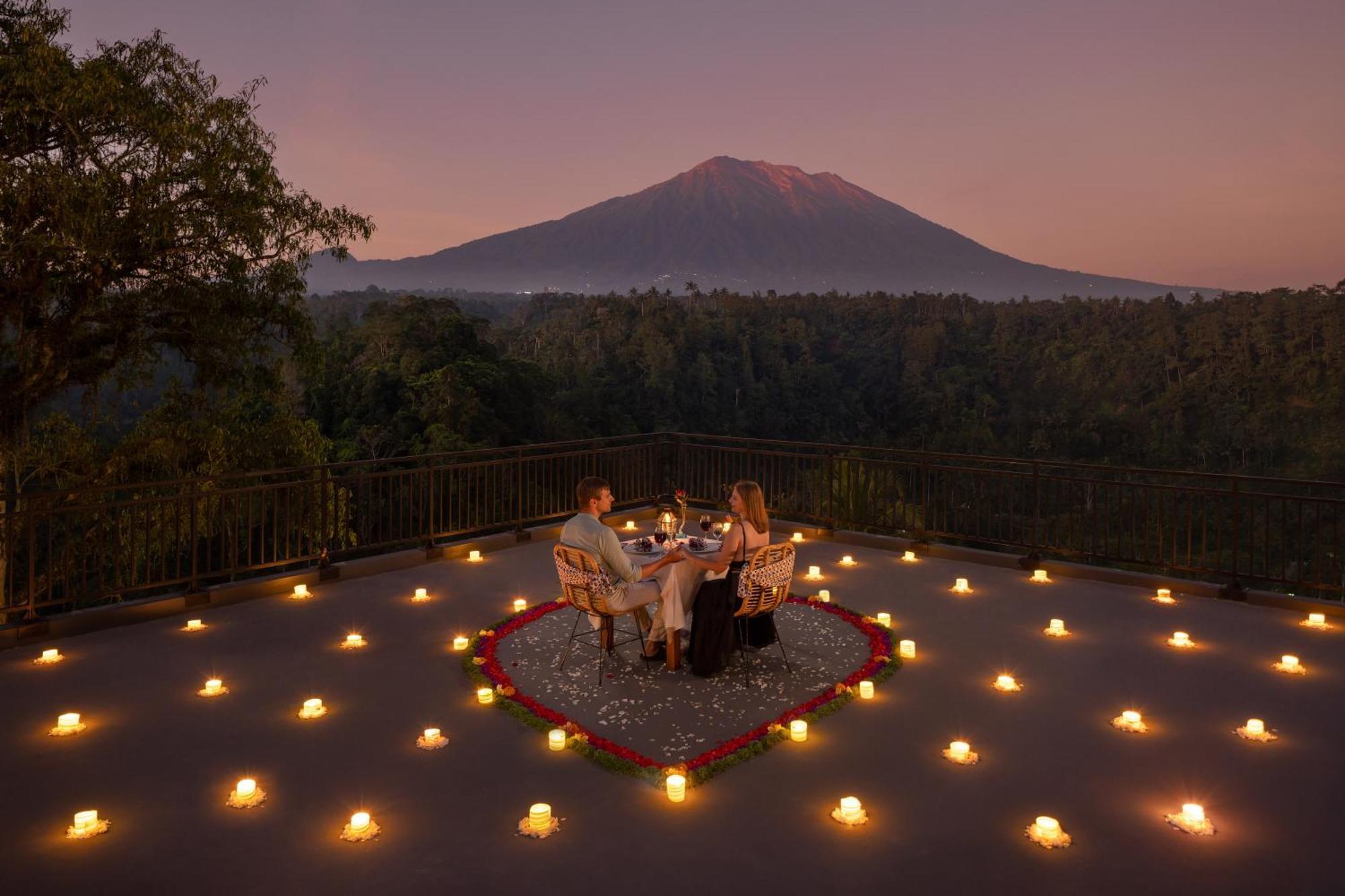 Tapa Agung View Hotell Menanga Exteriör bild
