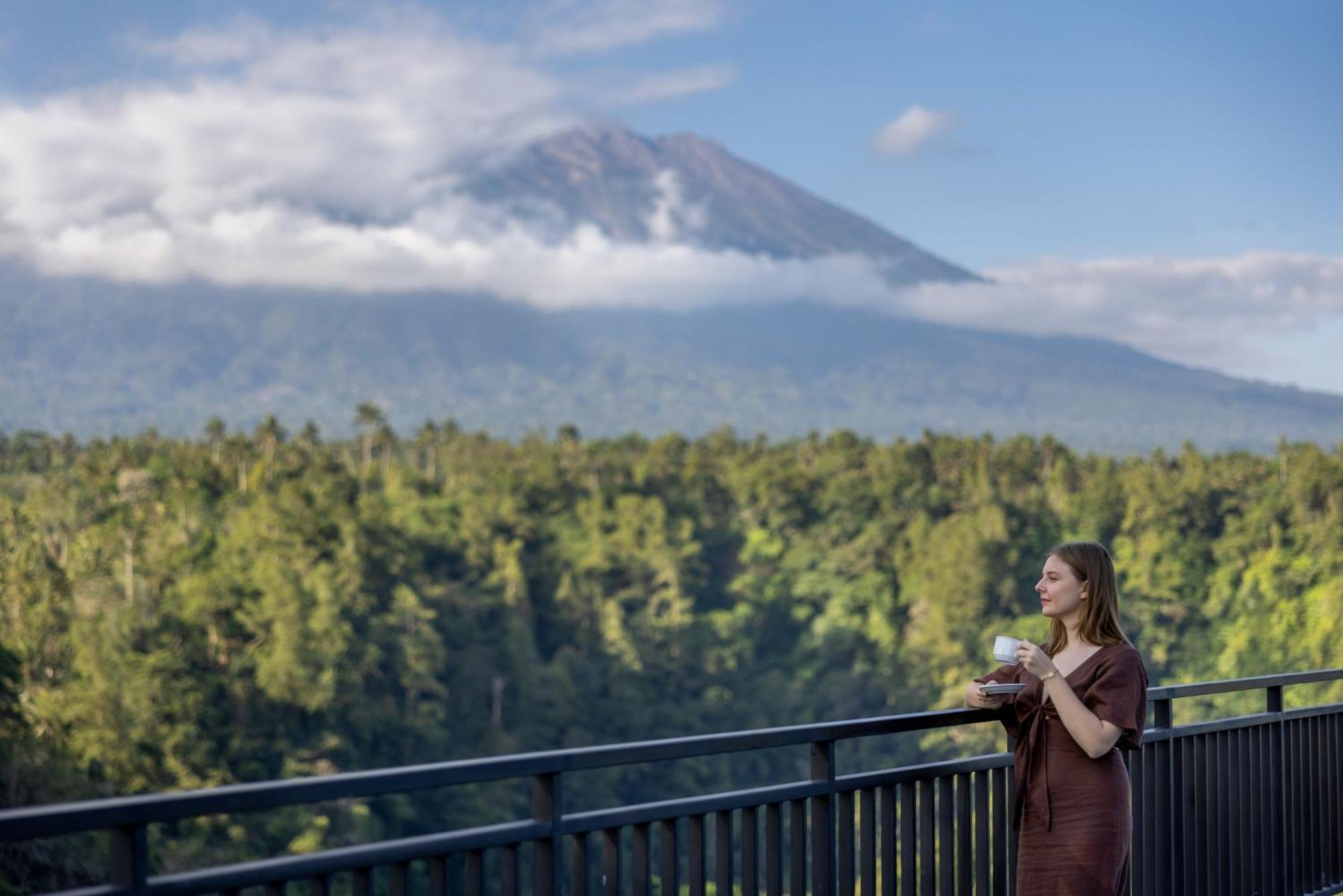Tapa Agung View Hotell Menanga Exteriör bild