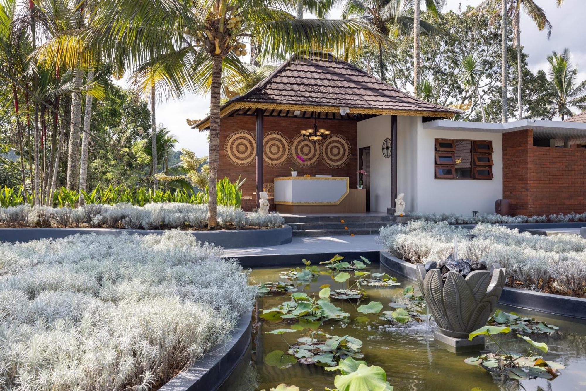 Tapa Agung View Hotell Menanga Exteriör bild